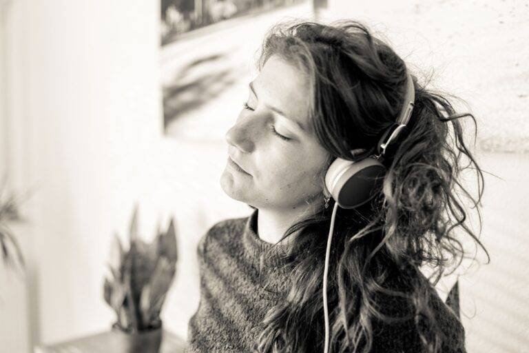 Tips for Designing a Home Office That Promotes Productivity