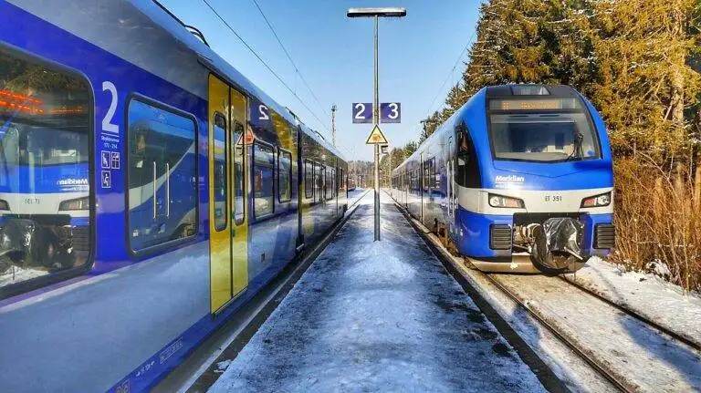 Travel Traditions and Customs: Understanding Local Practices